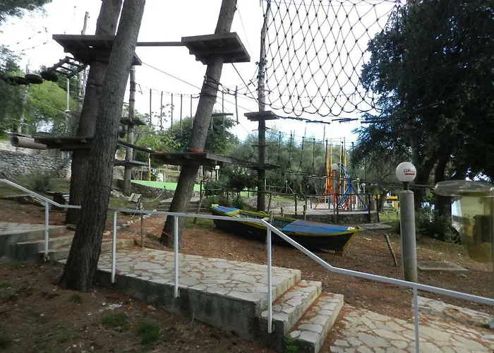 Dee's House And Pool * 라빈