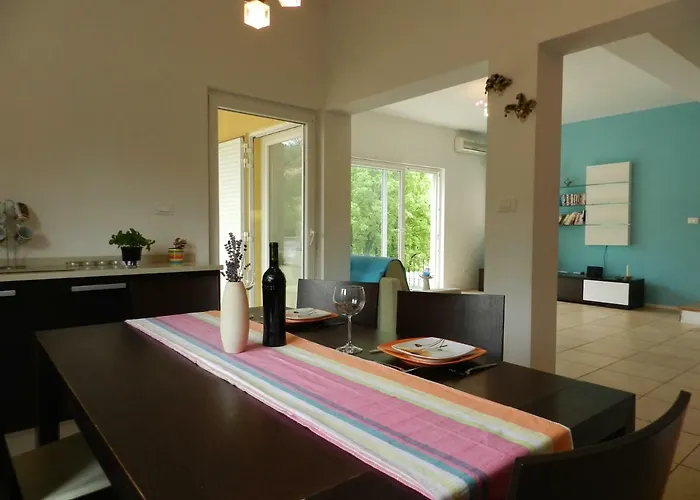 펜션 Dee's House And Pool