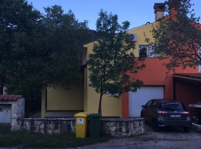 Dee's House And Pool 펜션