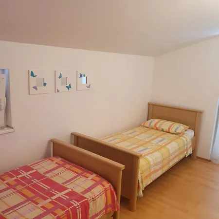 Vikendica Dee's House And Pool *